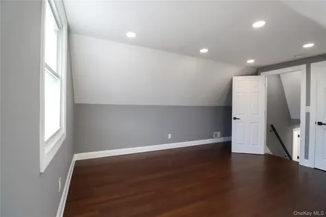 14A Earl Place Amity Harbor NY 11701