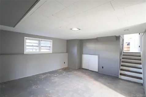 14A Earl Place Amity Harbor NY 11701