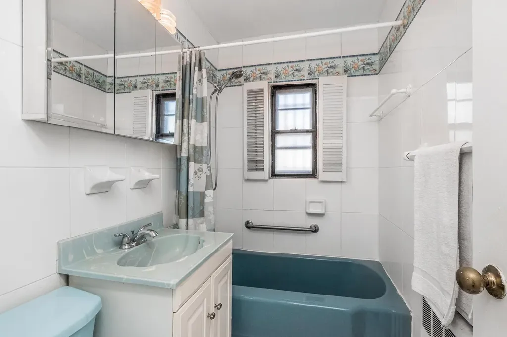 967 E 228th Street Bronx NY 10466