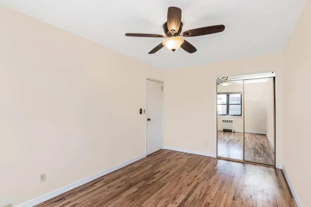 967 E 228th Street Bronx NY 10466