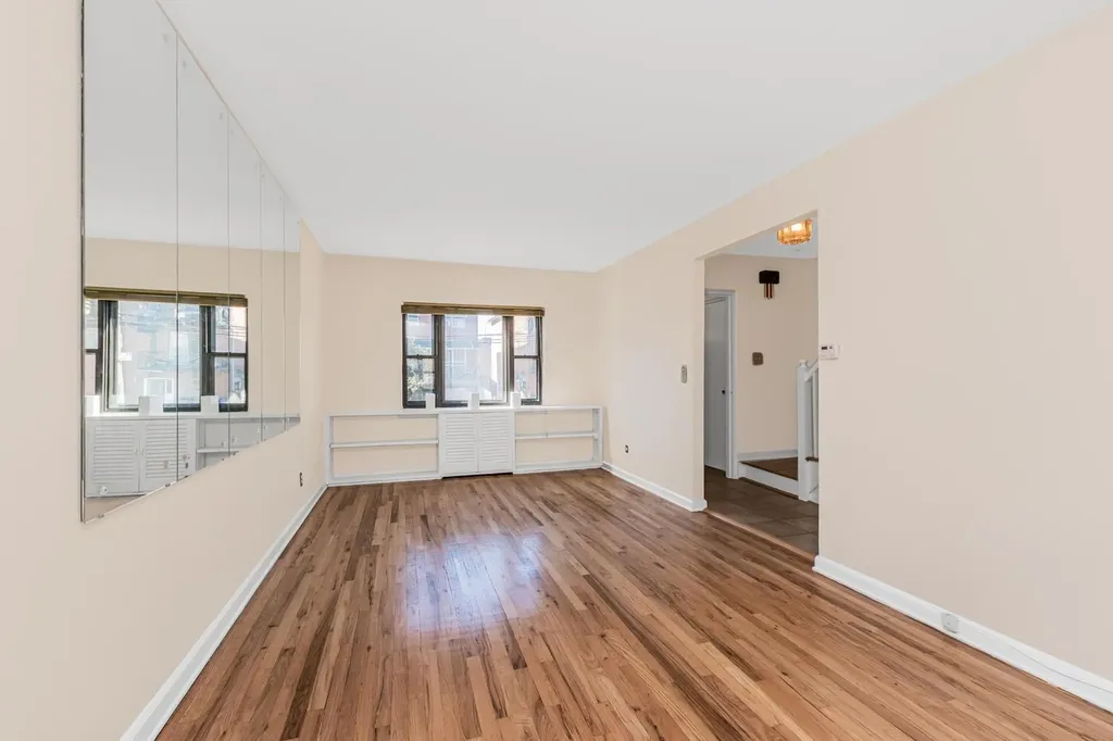 967 E 228th Street Bronx NY 10466