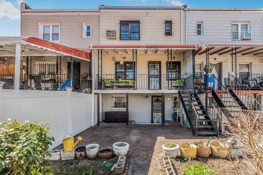 967 E 228th Street Bronx NY 10466