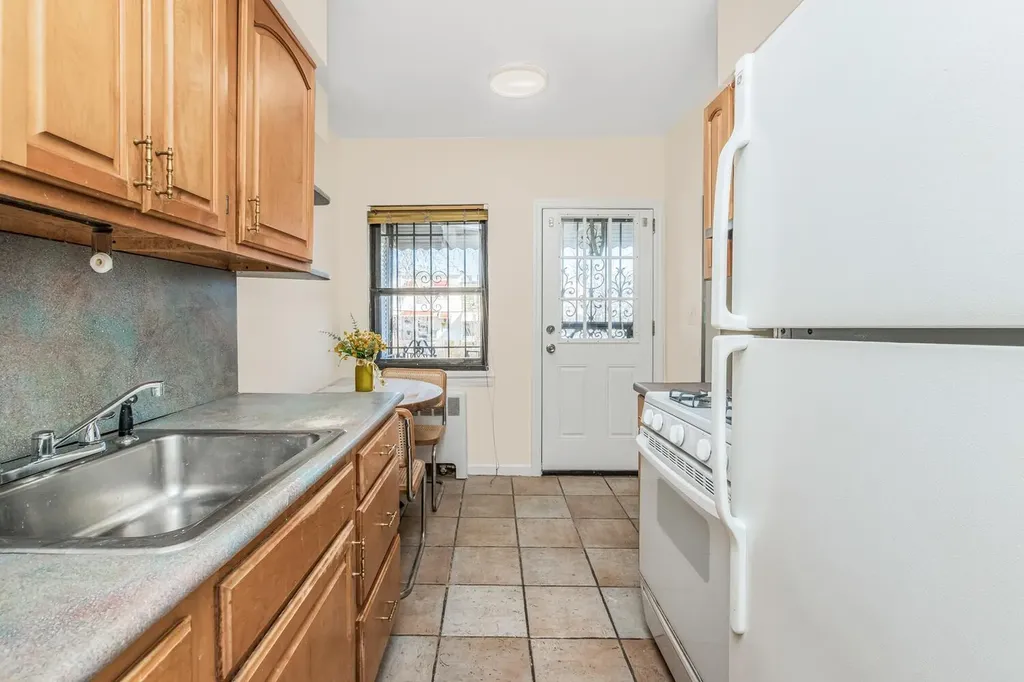 967 E 228th Street Bronx NY 10466