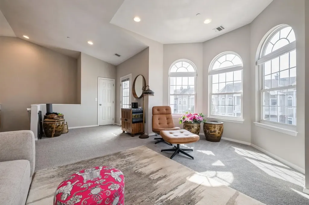 22 Jacqueline Way North Babylon NY 11703
