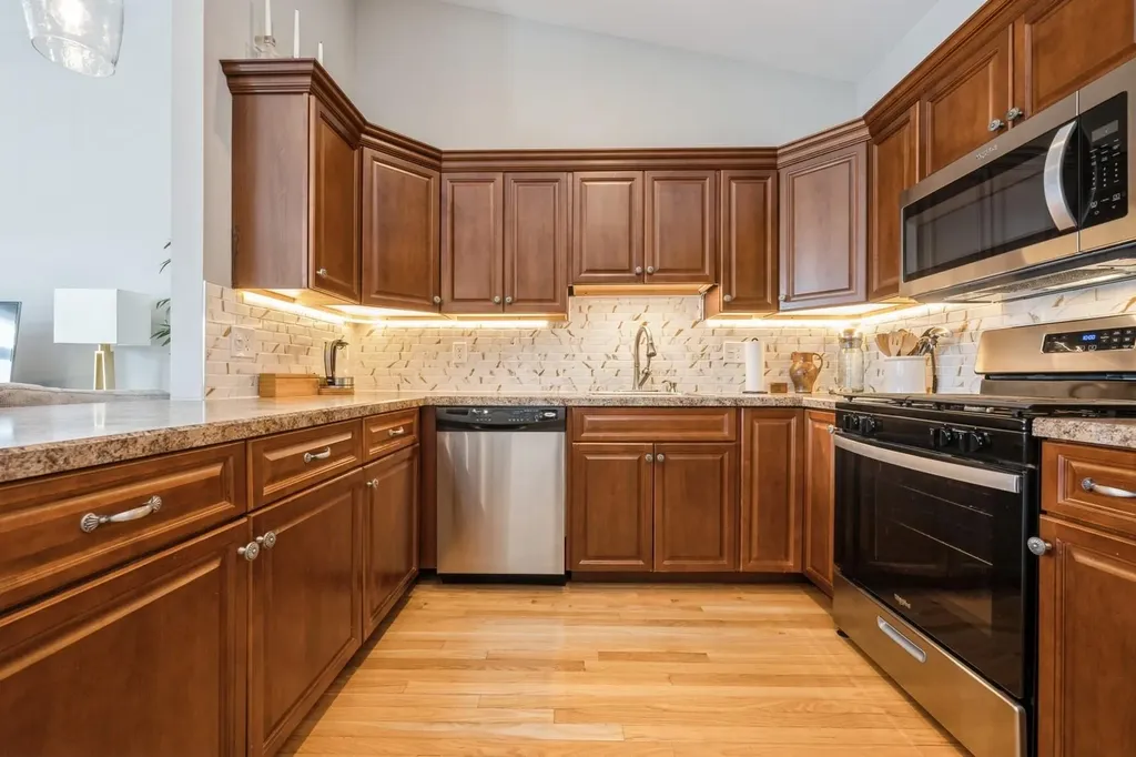 22 Jacqueline Way North Babylon NY 11703