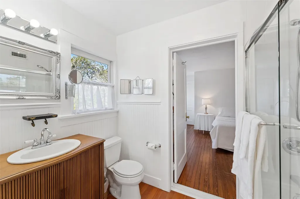 27 Station Road Westhampton NY 11977