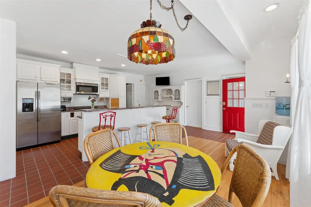 27 Station Road Westhampton NY 11977
