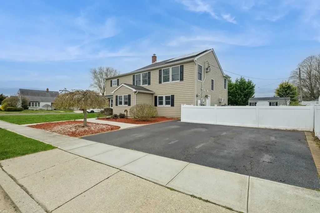 60 Anvil Lane Levittown NY 11756