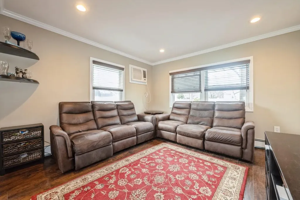 60 Anvil Lane Levittown NY 11756