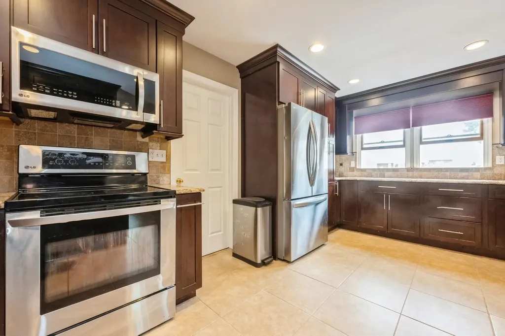 60 Anvil Lane Levittown NY 11756