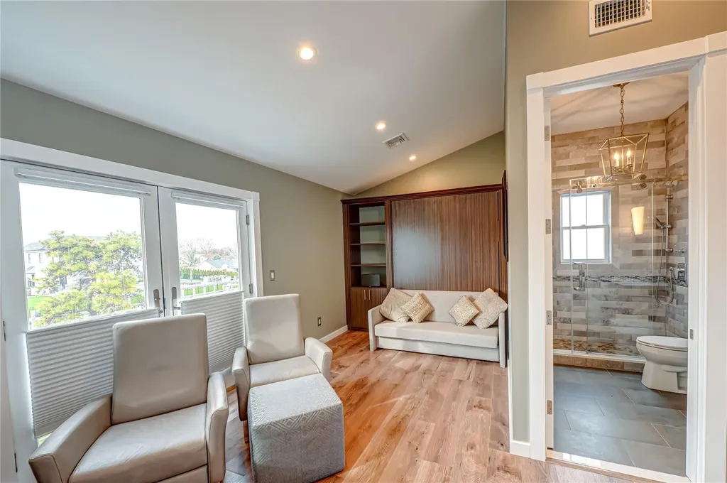 23 Sexton Drive West Islip NY 11795