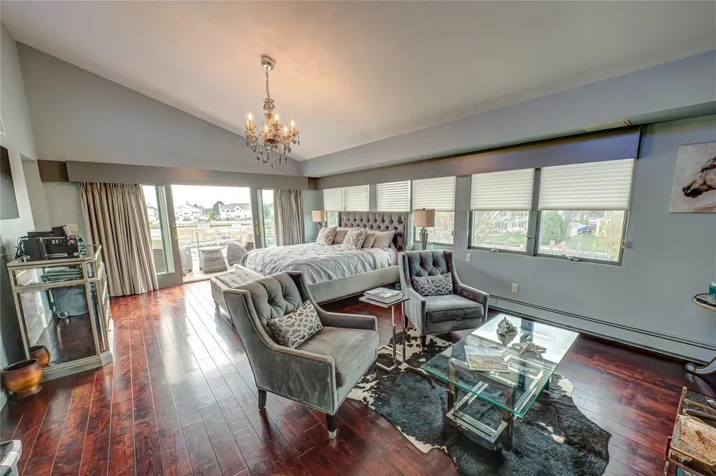 23 Sexton Drive West Islip NY 11795