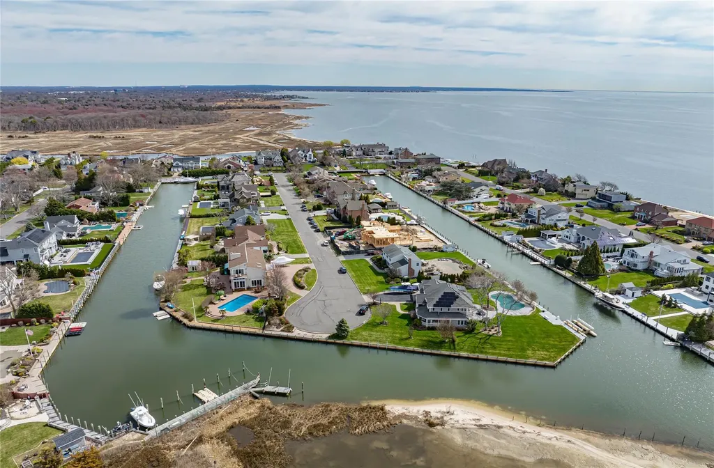 23 Sexton Drive West Islip NY 11795
