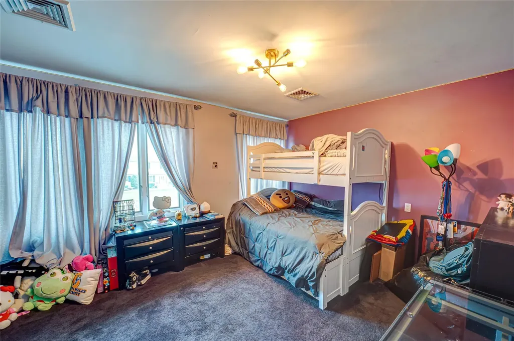 23 Sexton Drive West Islip NY 11795