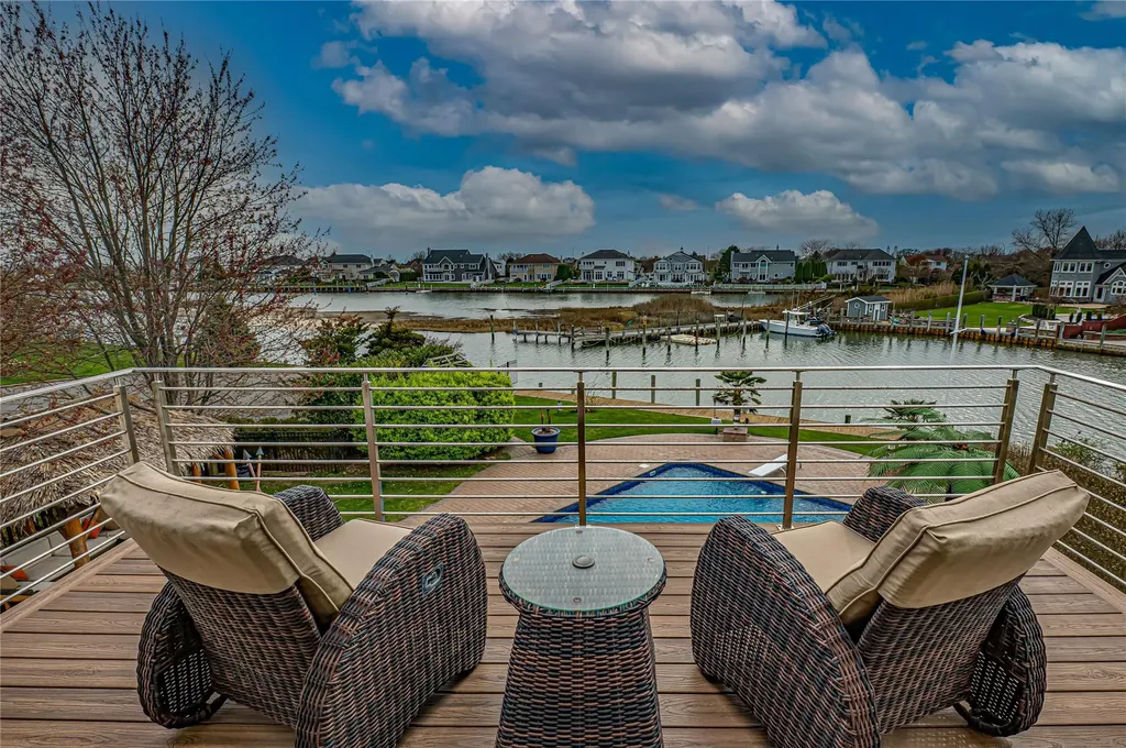 23 Sexton Drive West Islip NY 11795