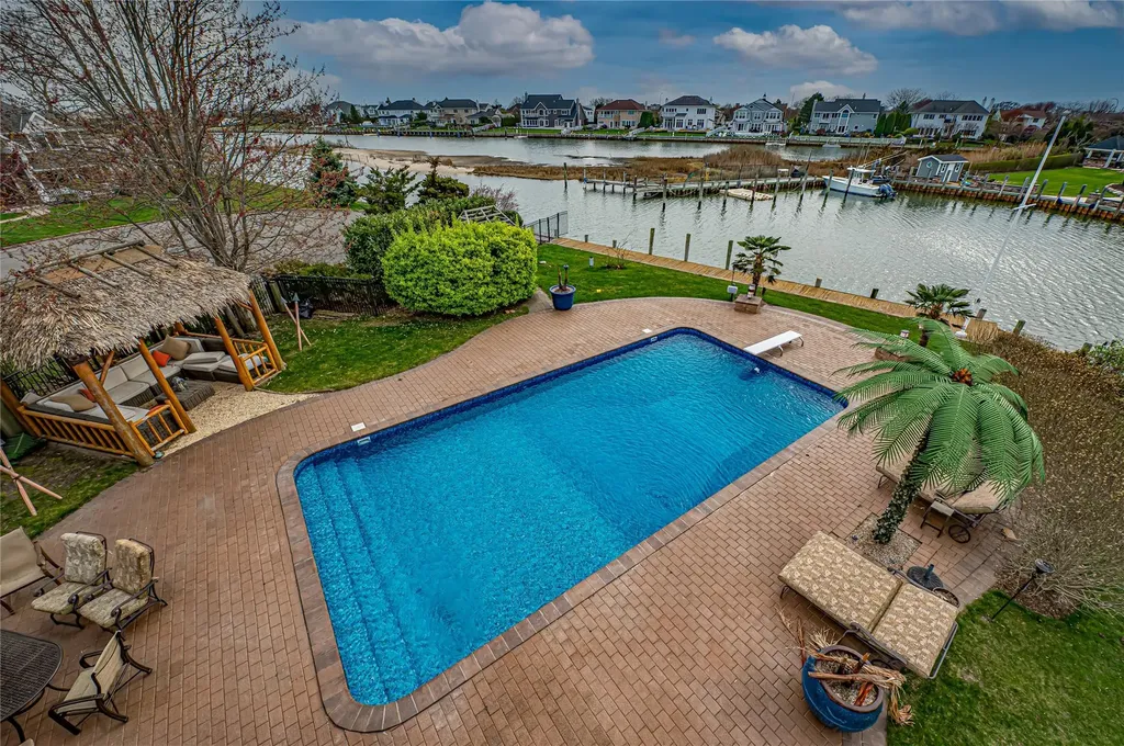 23 Sexton Drive West Islip NY 11795