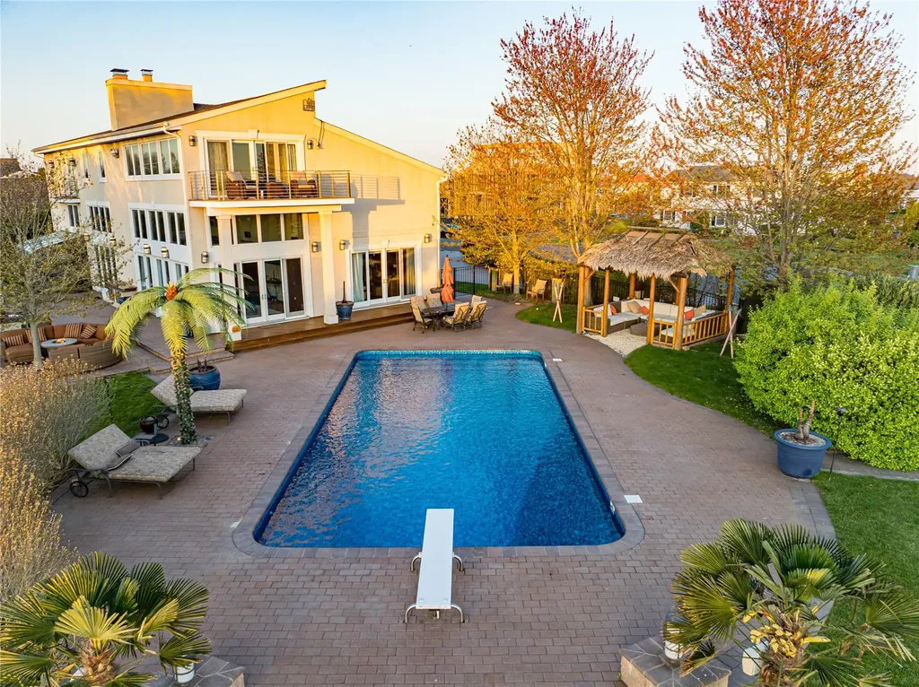 23 Sexton Drive West Islip NY 11795