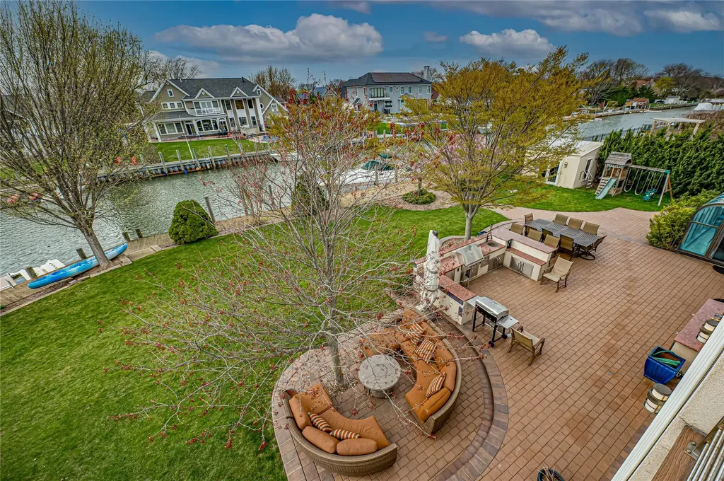 23 Sexton Drive West Islip NY 11795