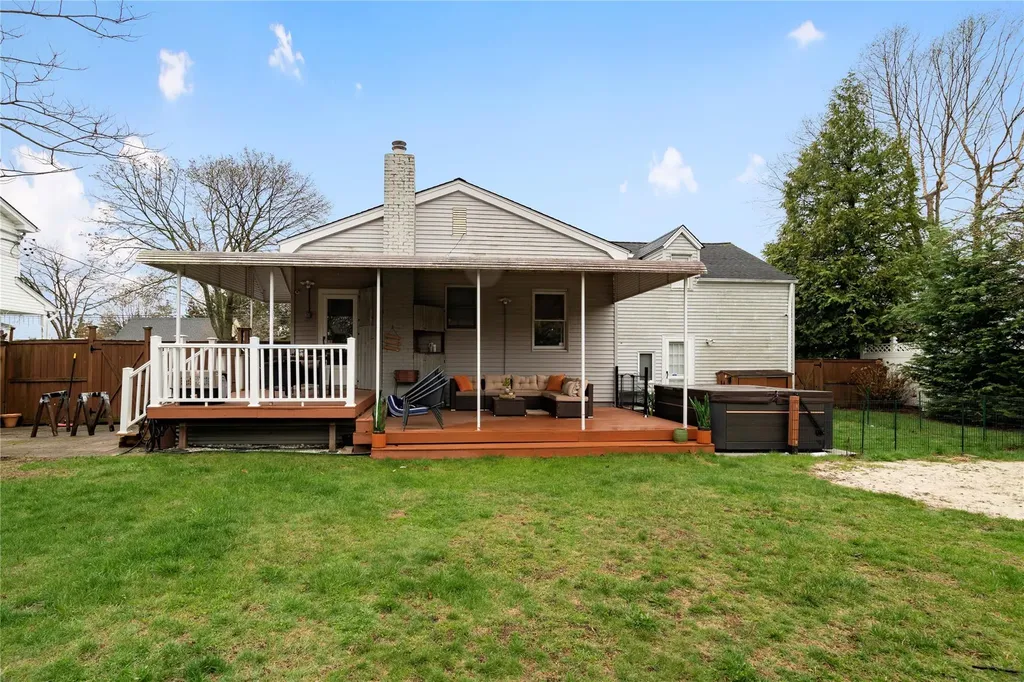 1450 5th Street West Babylon NY 11704