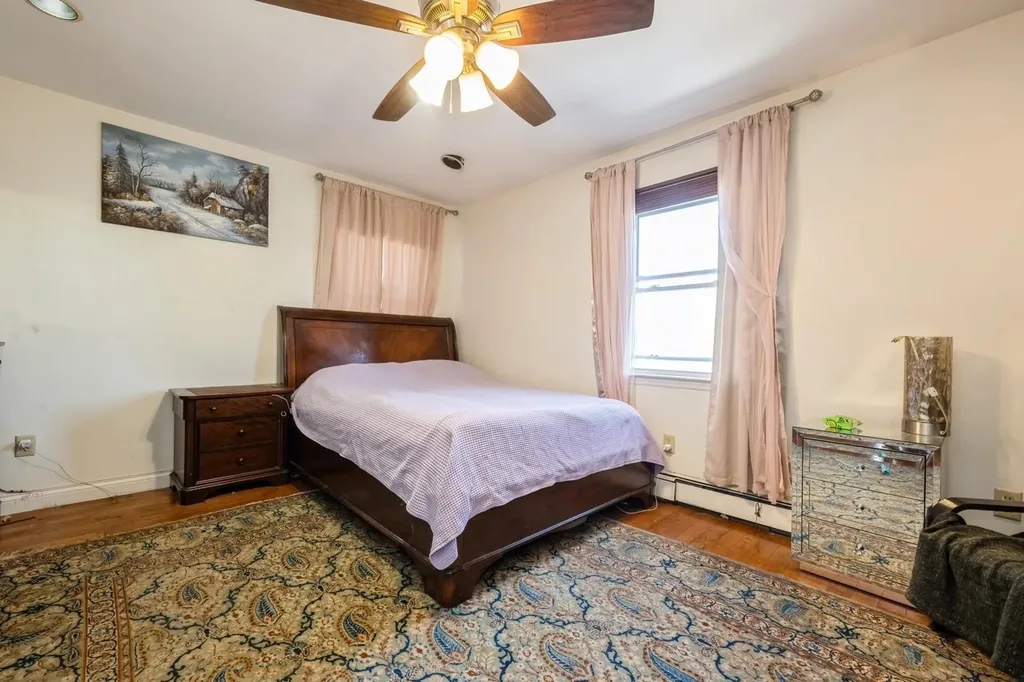 7 Bunker Lane Hicksville NY 11801