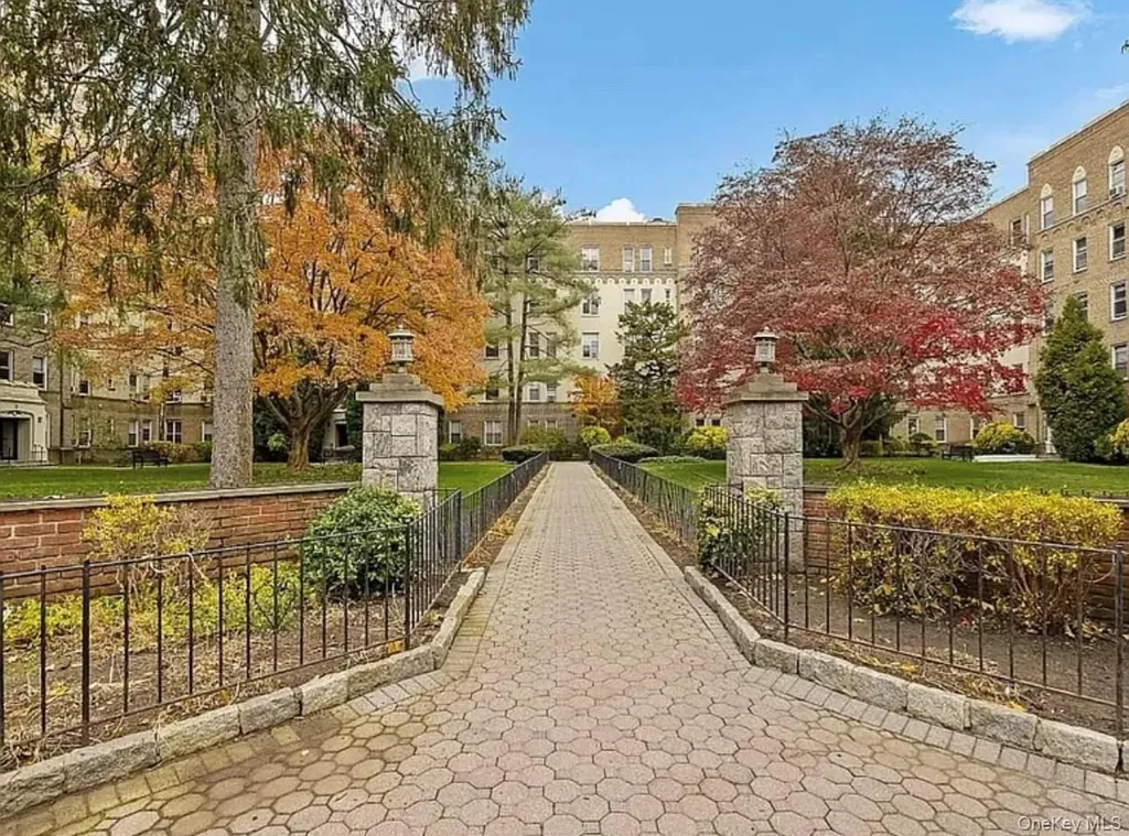 472 Gramatan Avenue Mount Vernon NY 10552