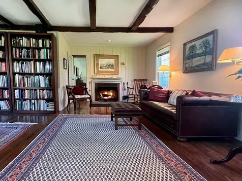 14 The Glen Matinecock NY 11560