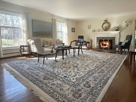 14 The Glen Matinecock NY 11560