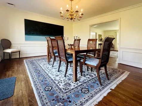 14 The Glen Matinecock NY 11560