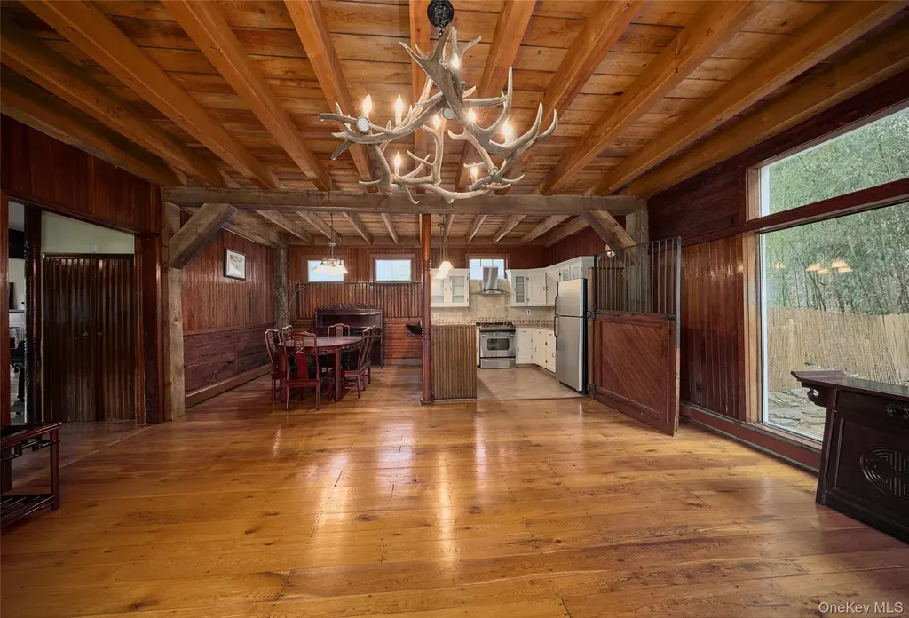 6 Stable Road Tuxedo Park NY 10987