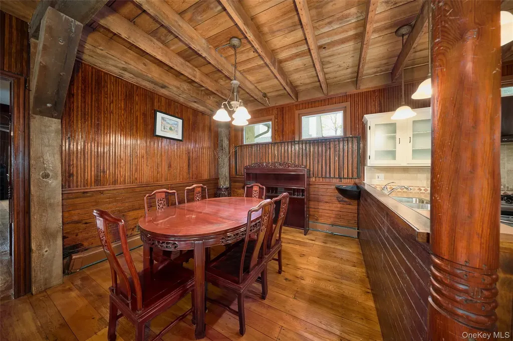 6 Stable Road Tuxedo Park NY 10987
