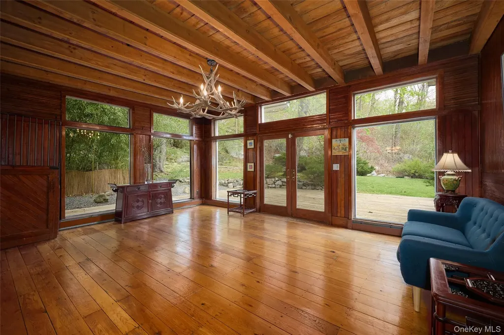 6 Stable Road Tuxedo Park NY 10987