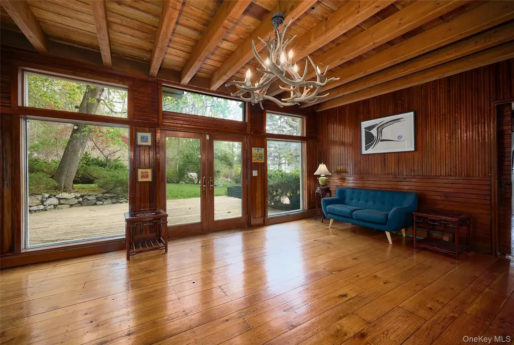 6 Stable Road Tuxedo Park NY 10987