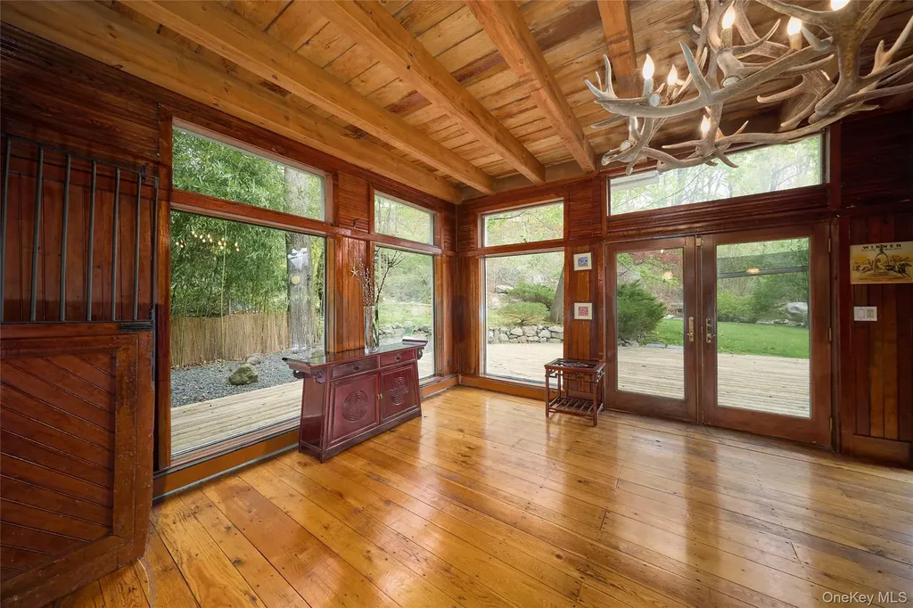6 Stable Road Tuxedo Park NY 10987