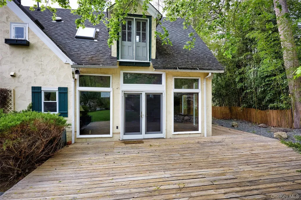 6 Stable Road Tuxedo Park NY 10987