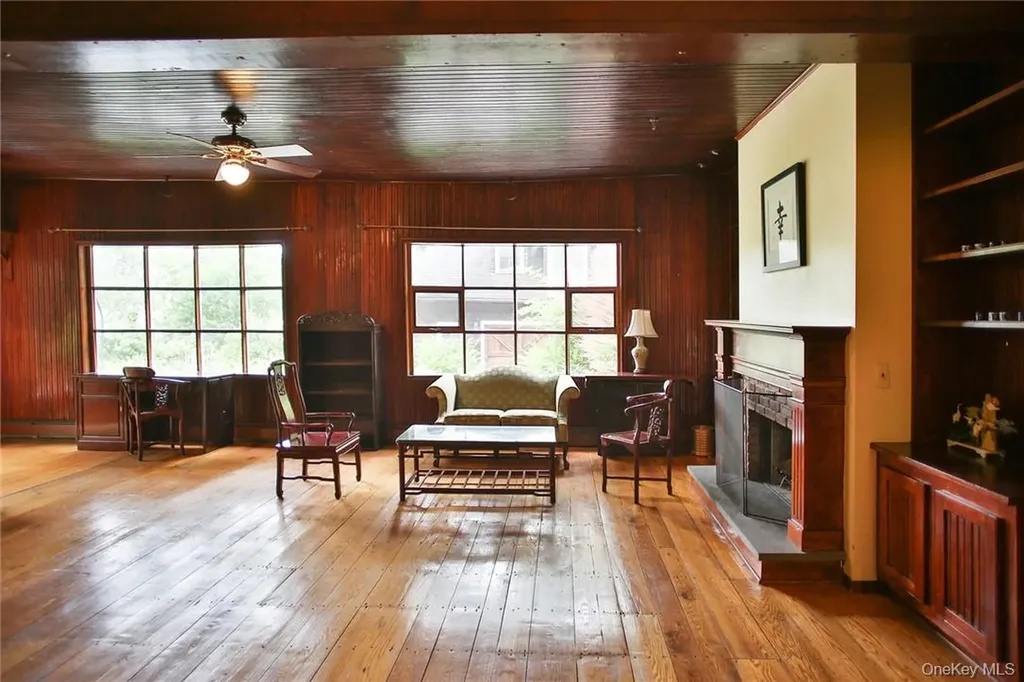 6 Stable Road Tuxedo Park NY 10987