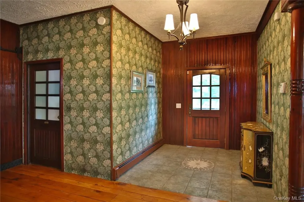 6 Stable Road Tuxedo Park NY 10987
