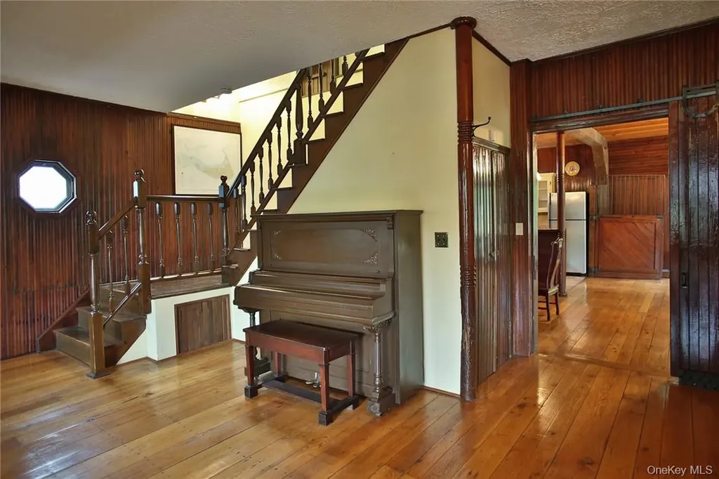 6 Stable Road Tuxedo Park NY 10987
