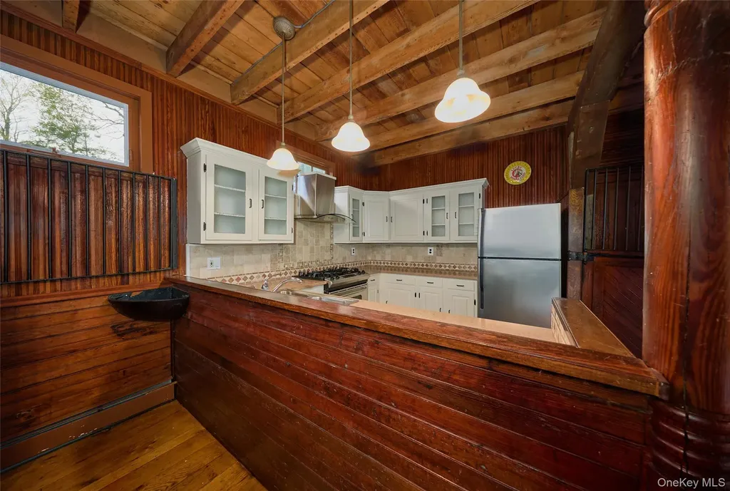 6 Stable Road Tuxedo Park NY 10987