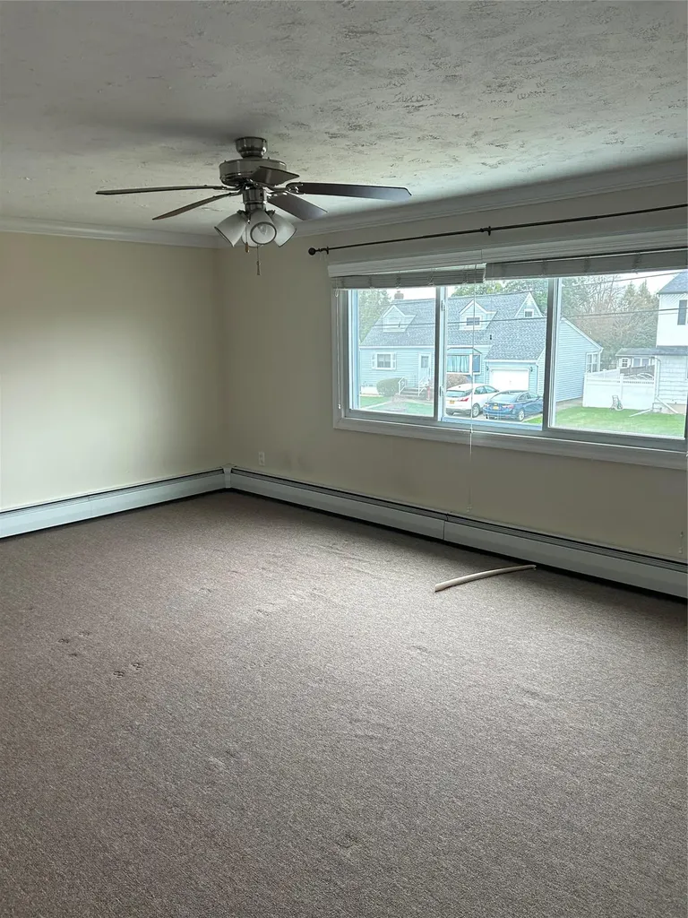 183 Seward Street West Babylon NY 11704