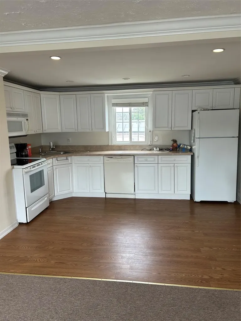 183 Seward Street West Babylon NY 11704