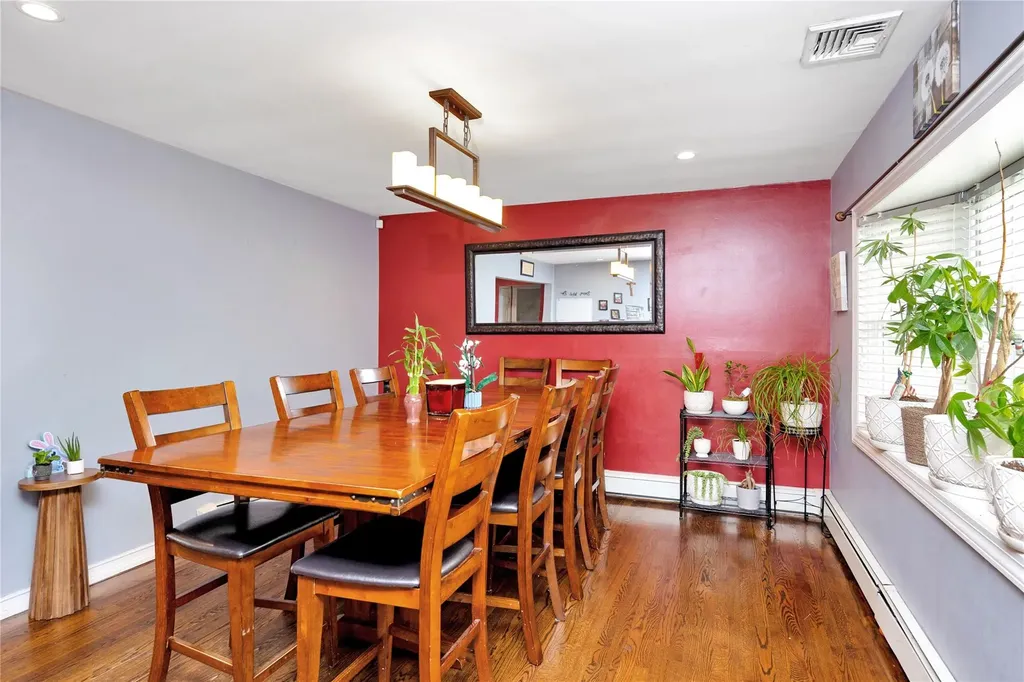 518 Farmranch Road E Bethpage NY 11714