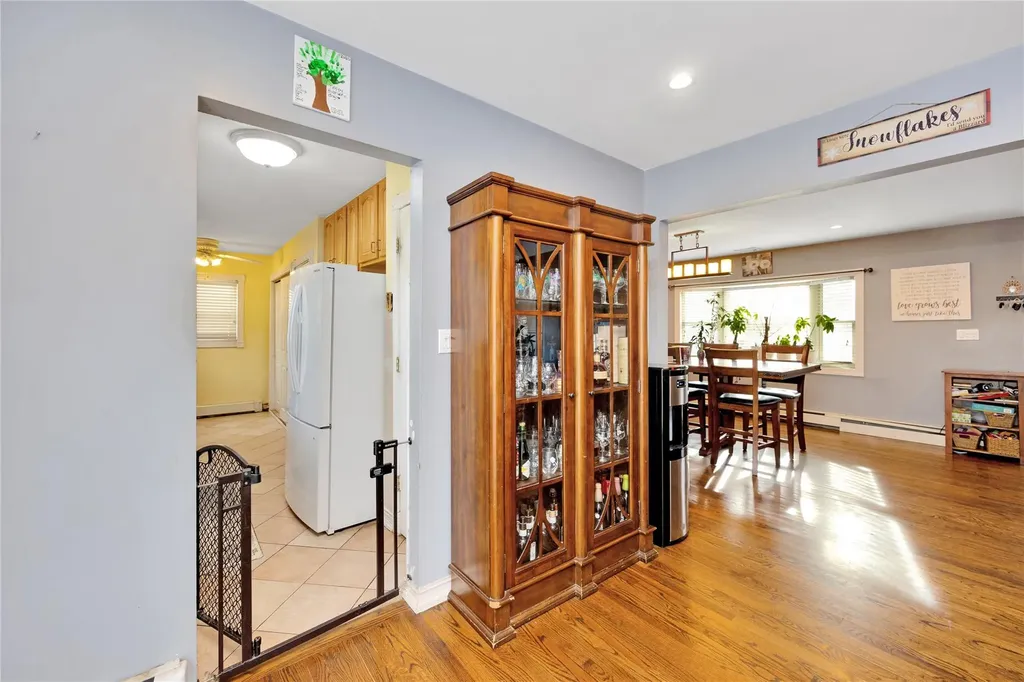 518 Farmranch Road E Bethpage NY 11714