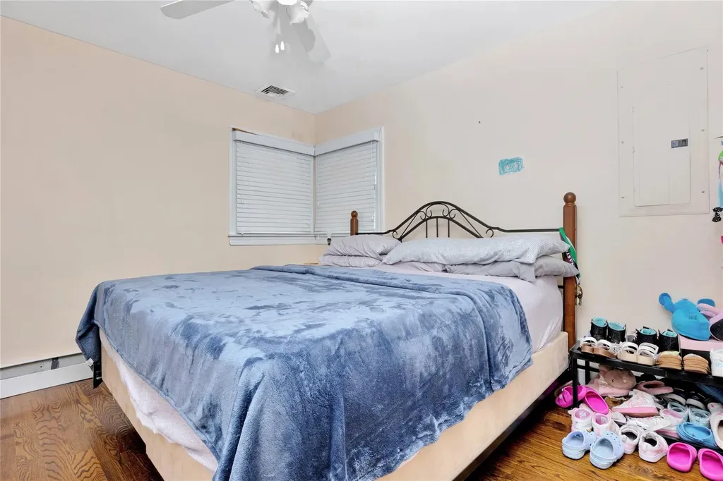 518 Farmranch Road E Bethpage NY 11714