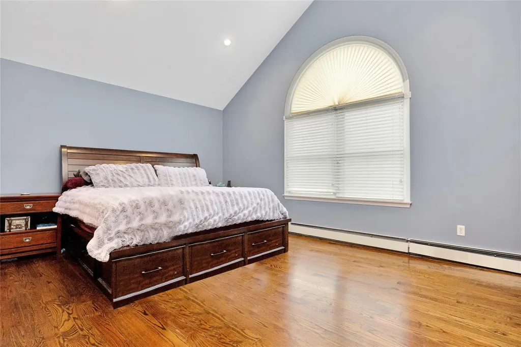 518 Farmranch Road E Bethpage NY 11714