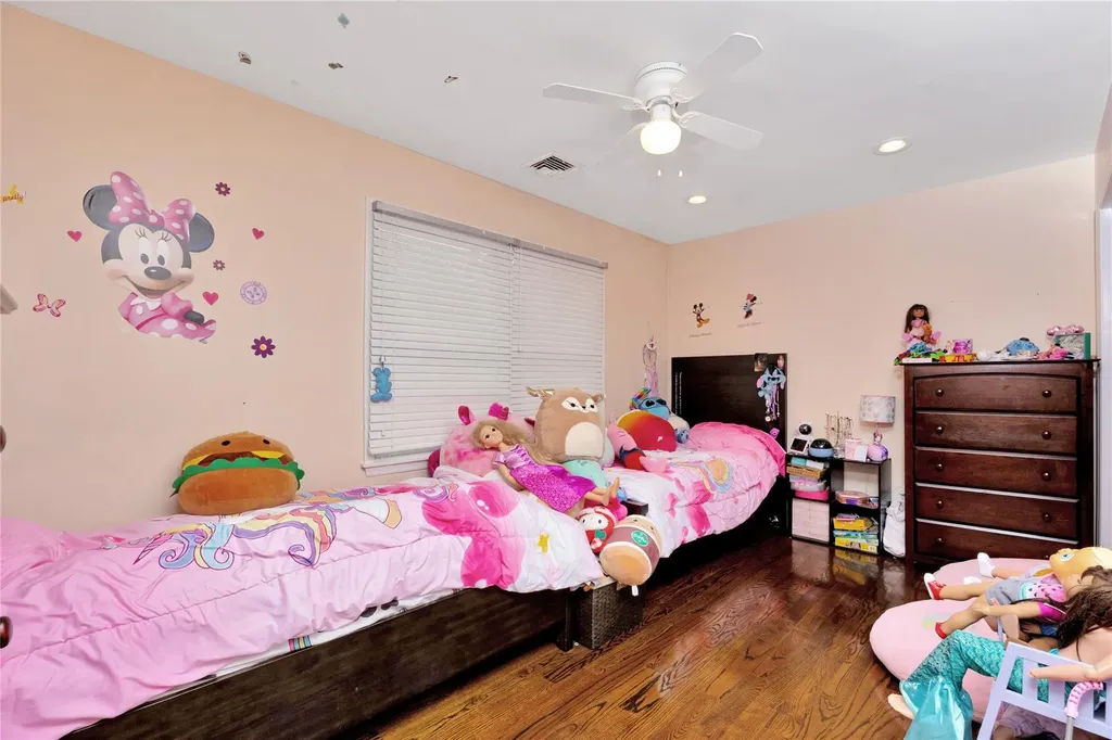 518 Farmranch Road E Bethpage NY 11714