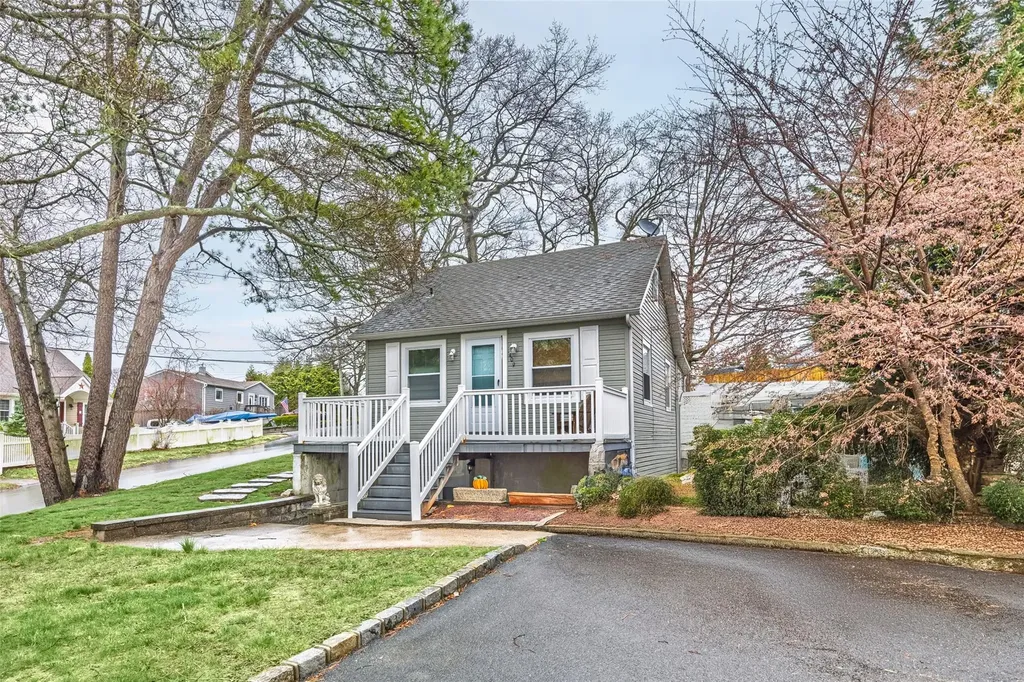 409 Locust Drive Rocky Point NY 11778