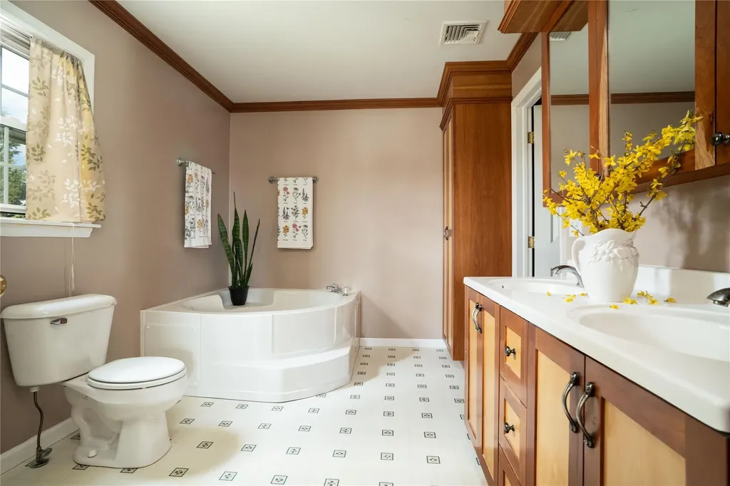 213 Dawn Drive Westtown NY 10998