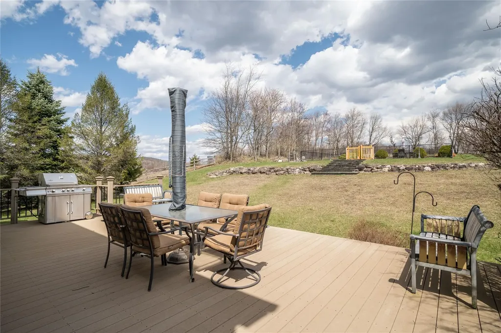 213 Dawn Drive Westtown NY 10998