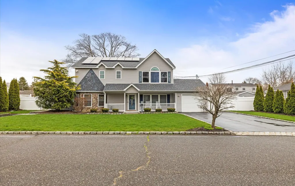 65 Howell Avenue Deer Park NY 11729