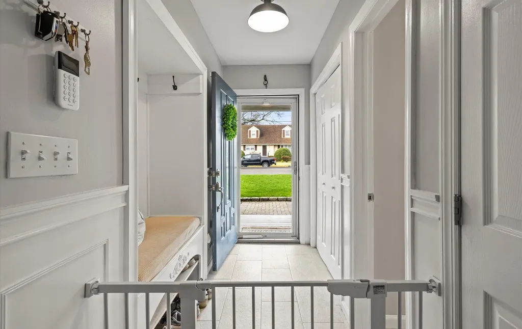 65 Howell Avenue Deer Park NY 11729